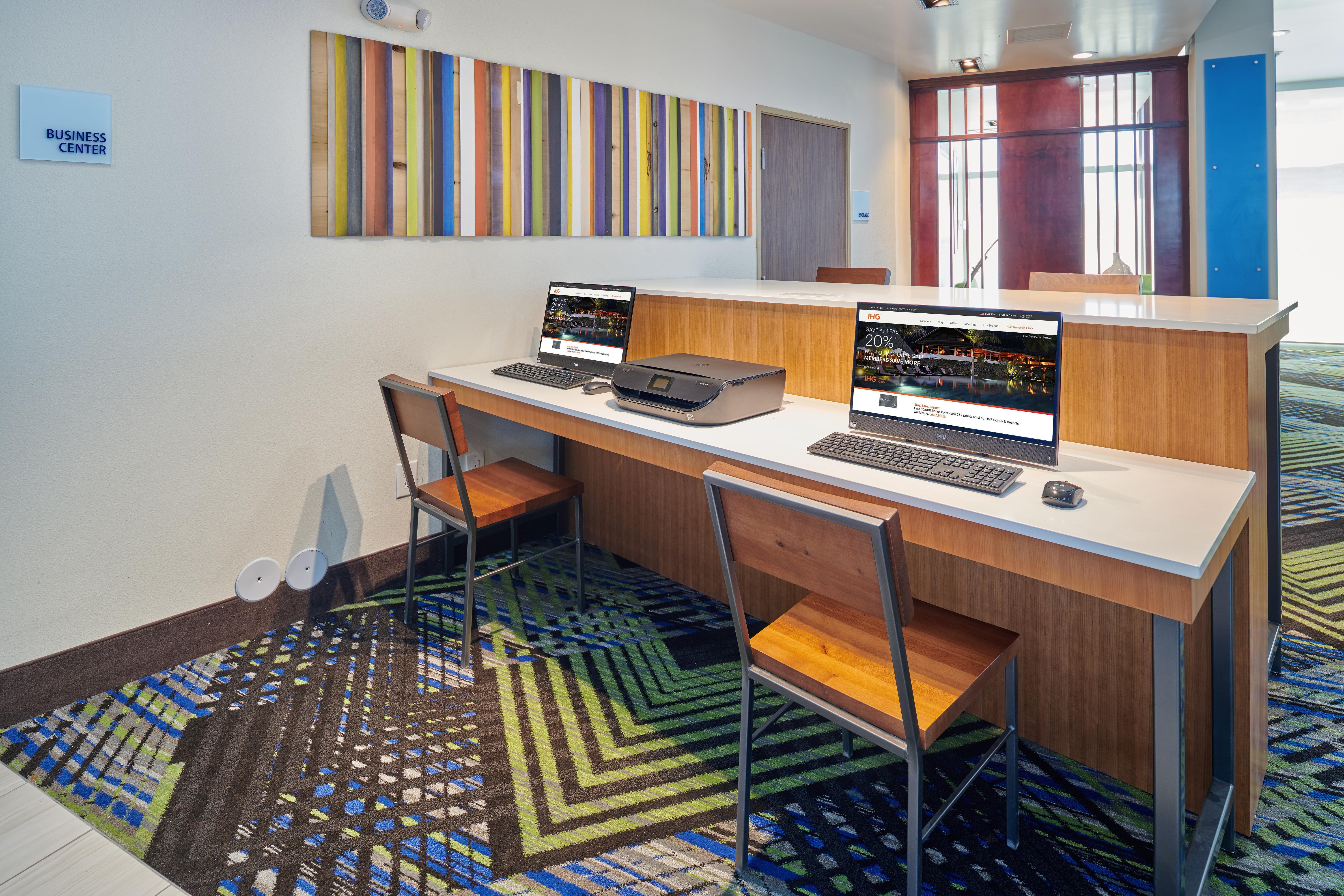 Express & East-loop 375 By Ihg Hotel 3*